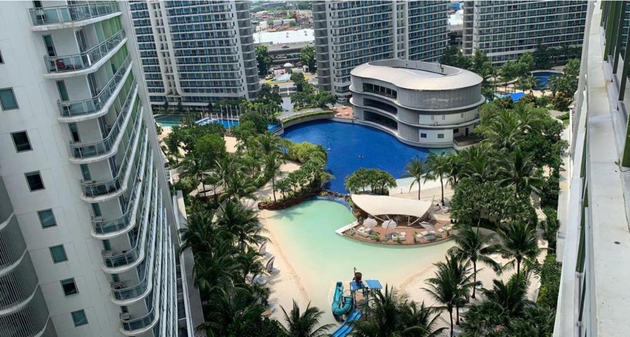 Azure Urban Resort Paranaque City Exteriör bild