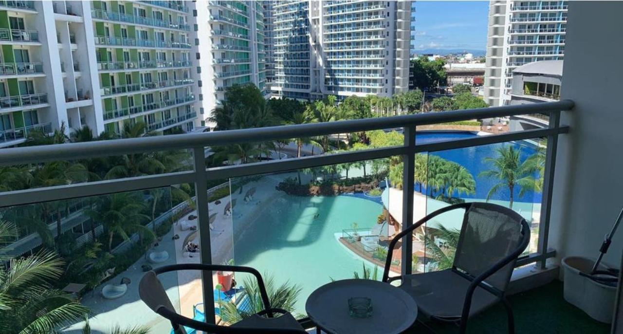 Azure Urban Resort Paranaque City Exteriör bild