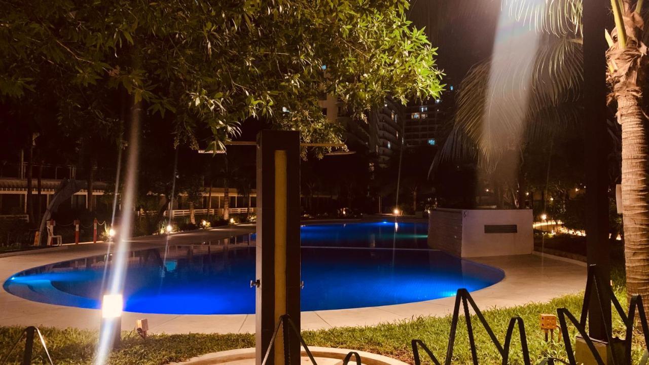 Azure Urban Resort Paranaque City Exteriör bild