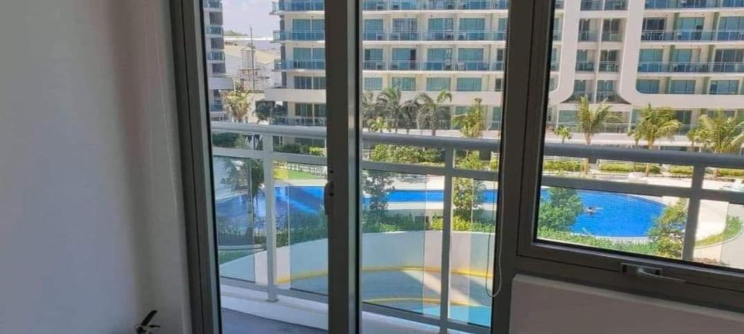 Azure Urban Resort Paranaque City Exteriör bild
