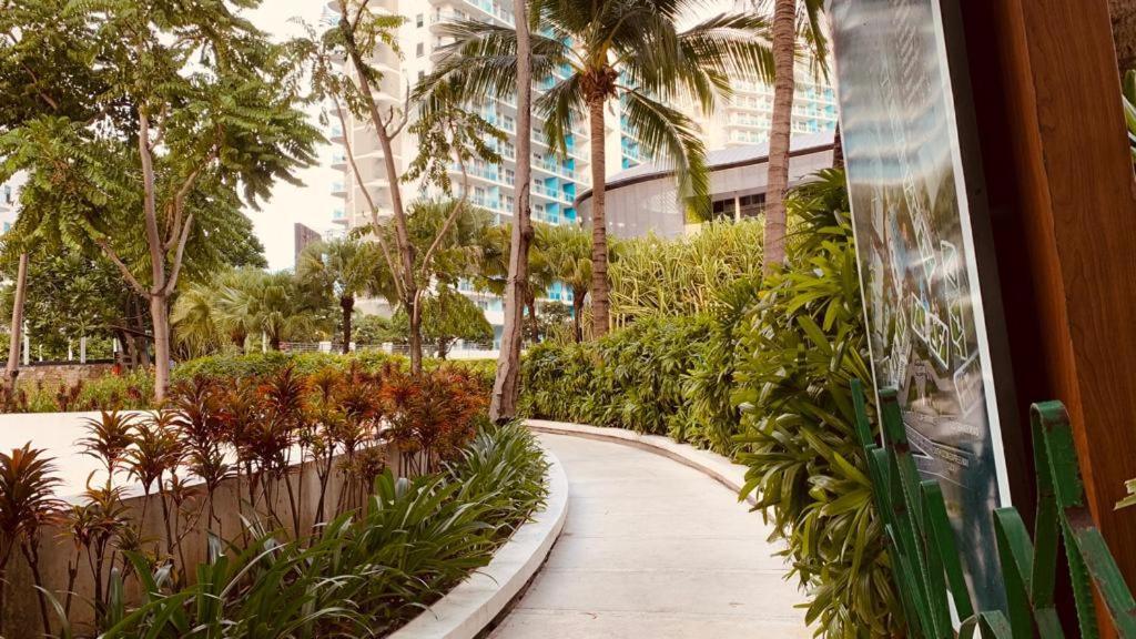 Azure Urban Resort Paranaque City Exteriör bild