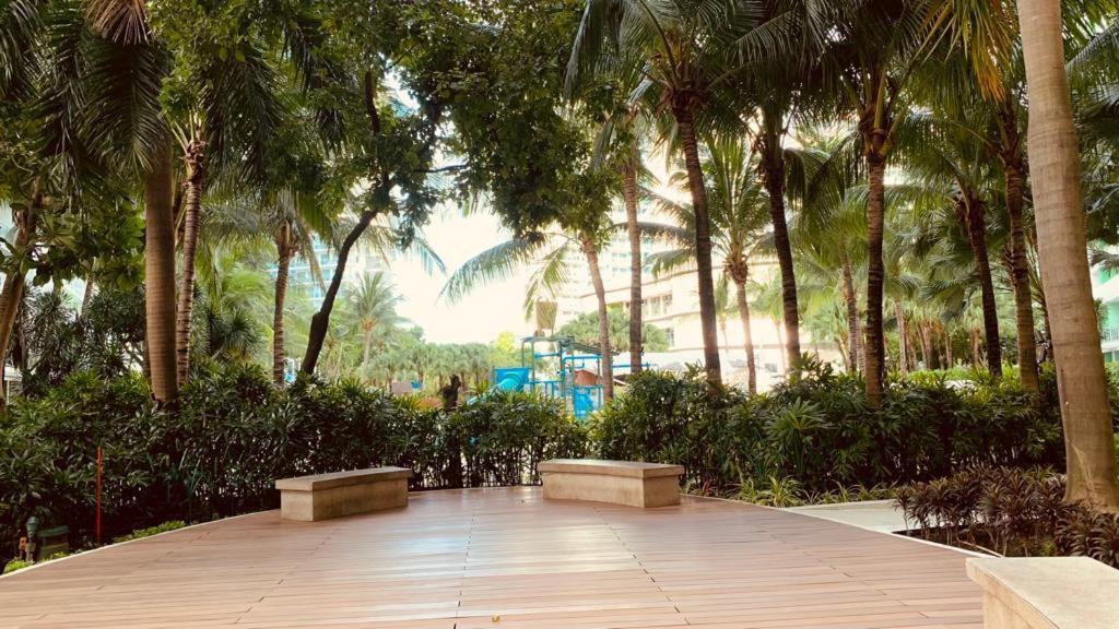 Azure Urban Resort Paranaque City Exteriör bild